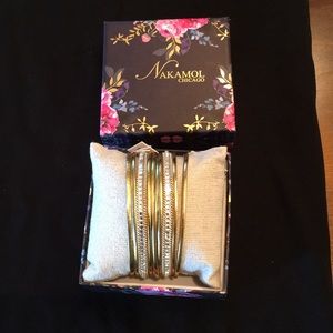 BEATIFULL FASHION JEWELRY BRACELETS.